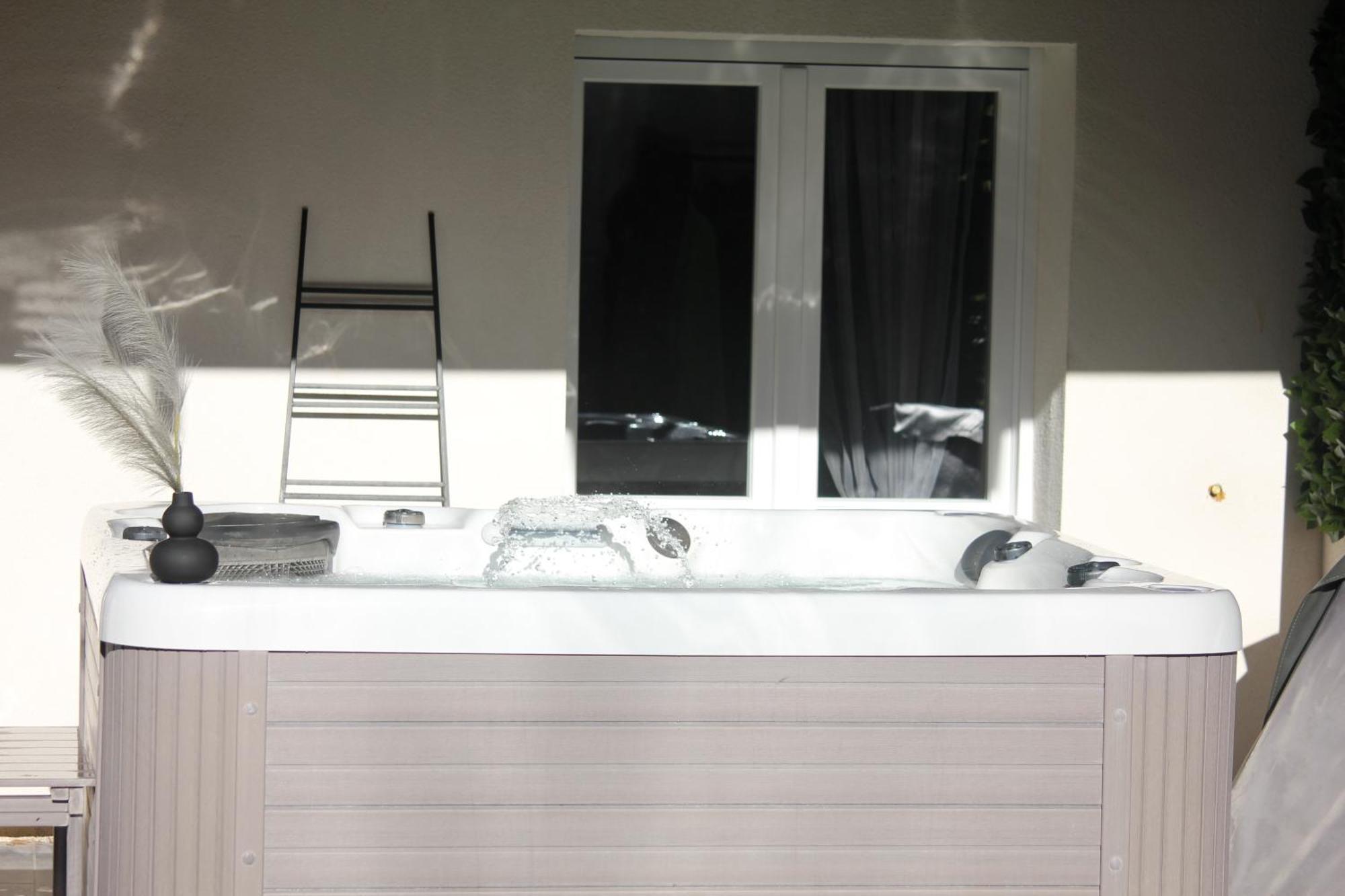 Sinalospa - Culiacan - Appartement Jardin Jacuzzi Sauna A 5 Minutes De Nancy Place Stanislas Champigneulles Exterior photo